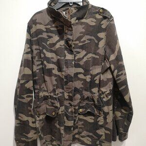 Women Green Camouflage Jacket L